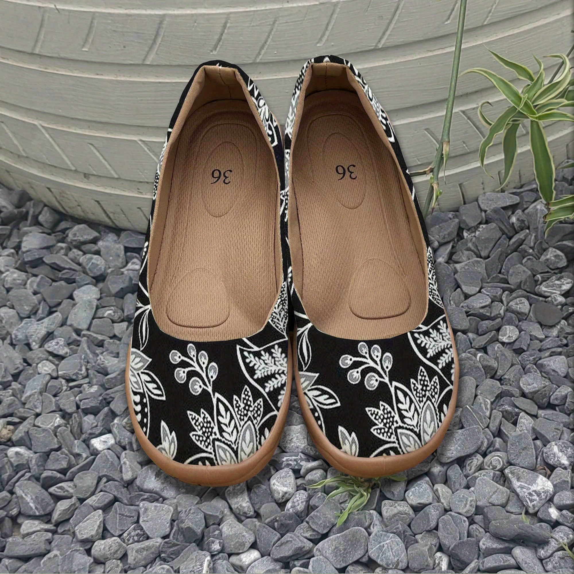 Women's Elegant 2D Flat Shoes with Black & White Floral Pattern - Breathable Fabric Upper, Lightweight TPR Sole, All-Season Comfort for Casual & Formal Wear, Versatile for Jeans to Dresses