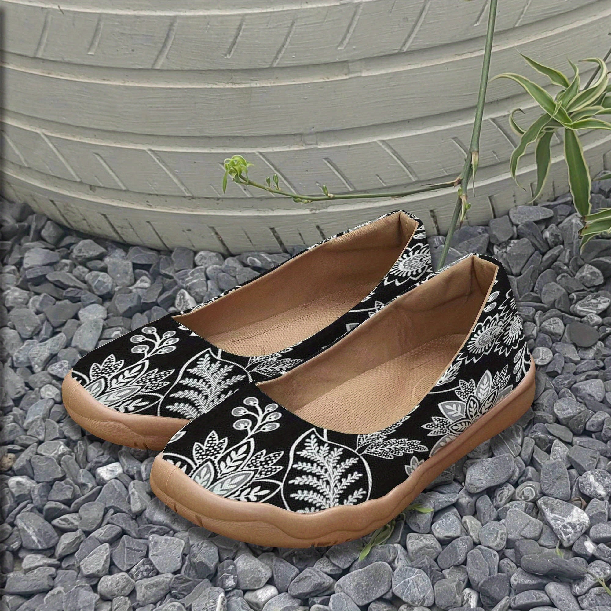 Women's Elegant 2D Flat Shoes with Black & White Floral Pattern - Breathable Fabric Upper, Lightweight TPR Sole, All-Season Comfort for Casual & Formal Wear, Versatile for Jeans to Dresses